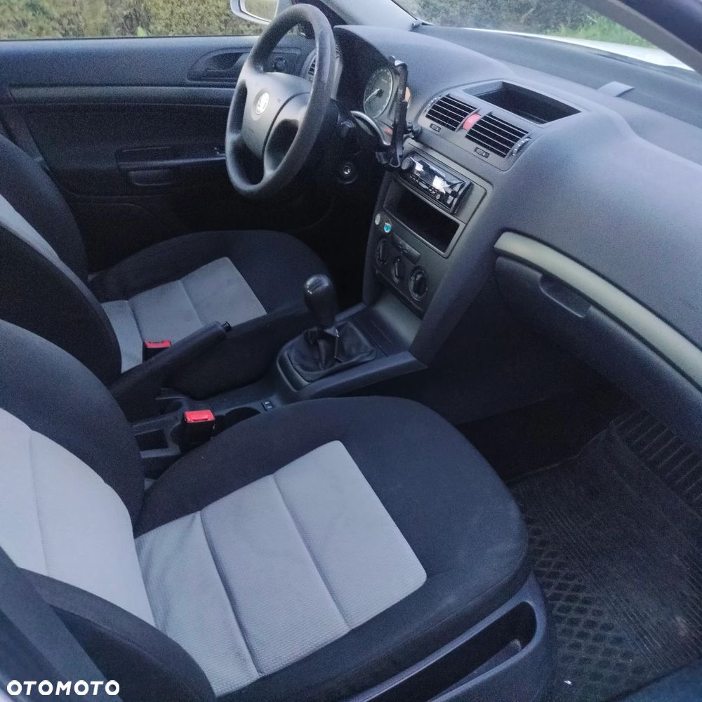 Skoda Octavia 1.6 Mint - 8
