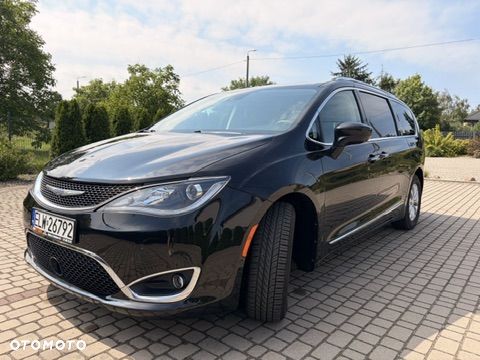 Chrysler Pacifica - 3