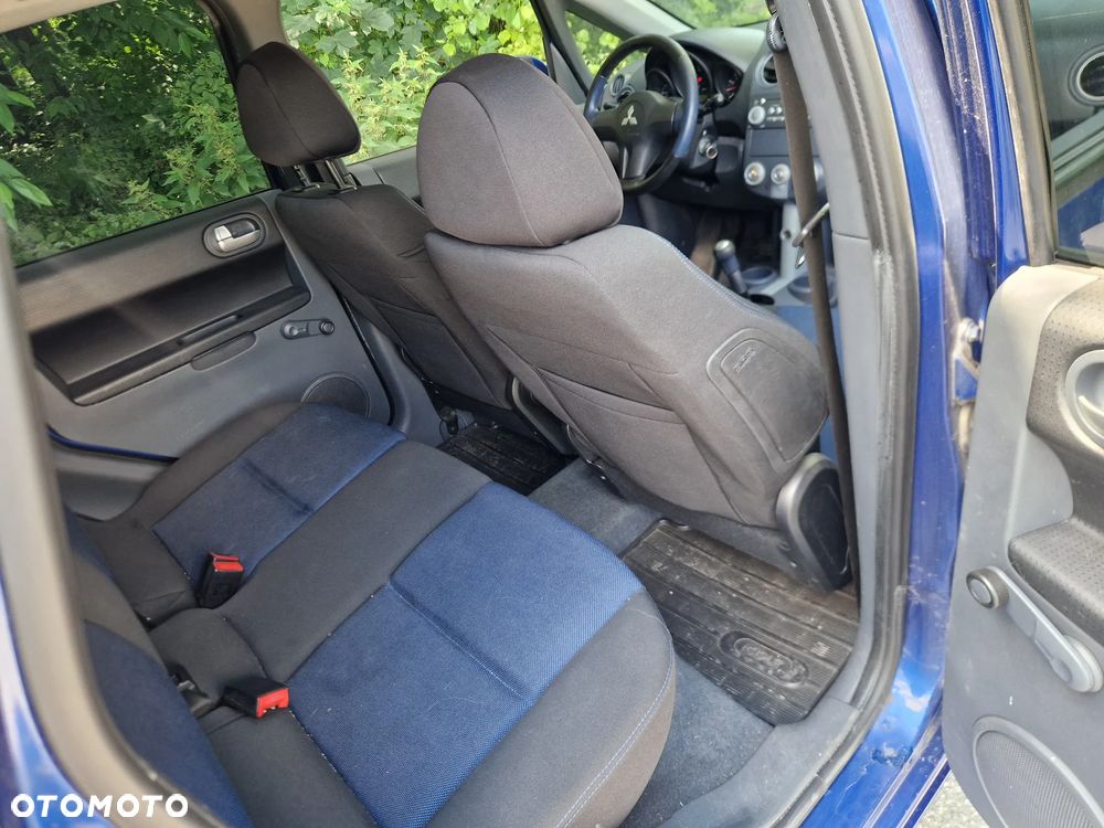 Mitsubishi Colt - 25