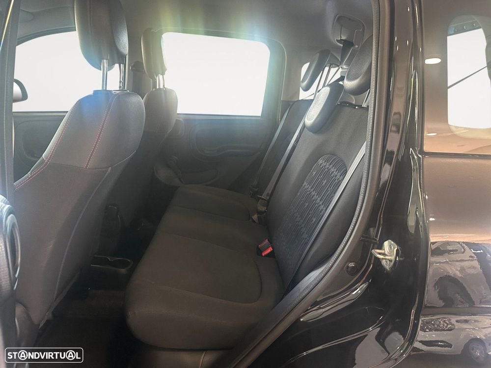 Fiat Panda 1.0 Hybrid (RED) — fotografia 13