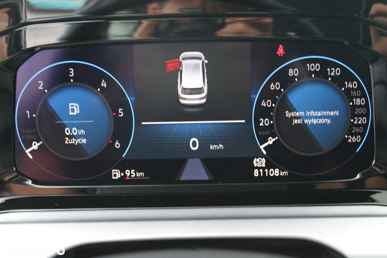 Volkswagen Golf - 24