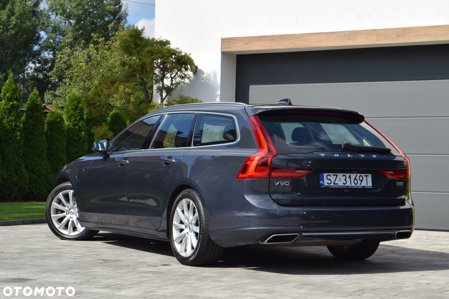 Volvo V90 T8 AWD Plug-In Hybrid Momentum Pro - 10