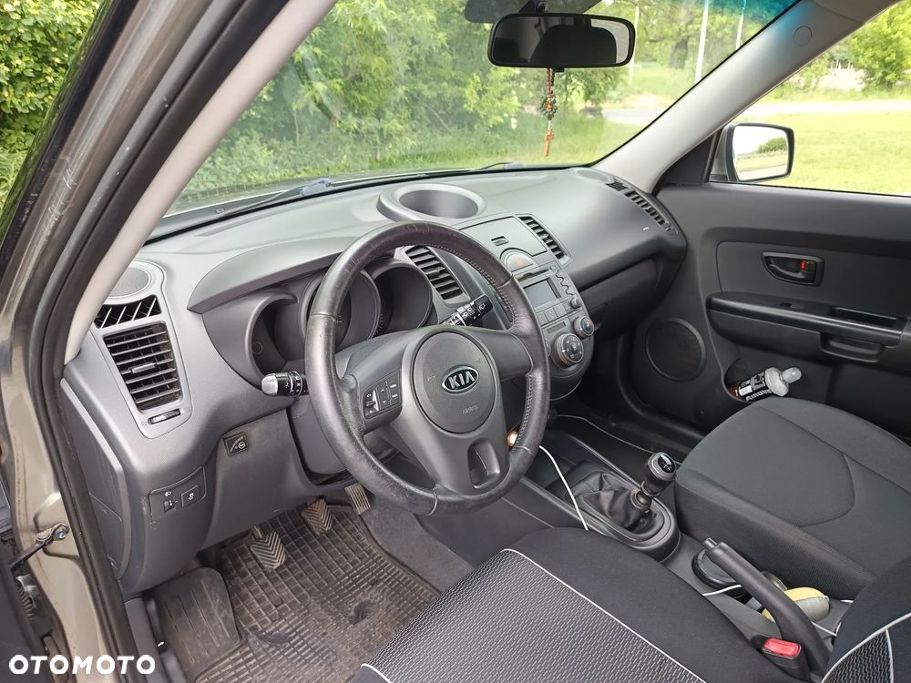 Kia Soul 1.6 L - 6
