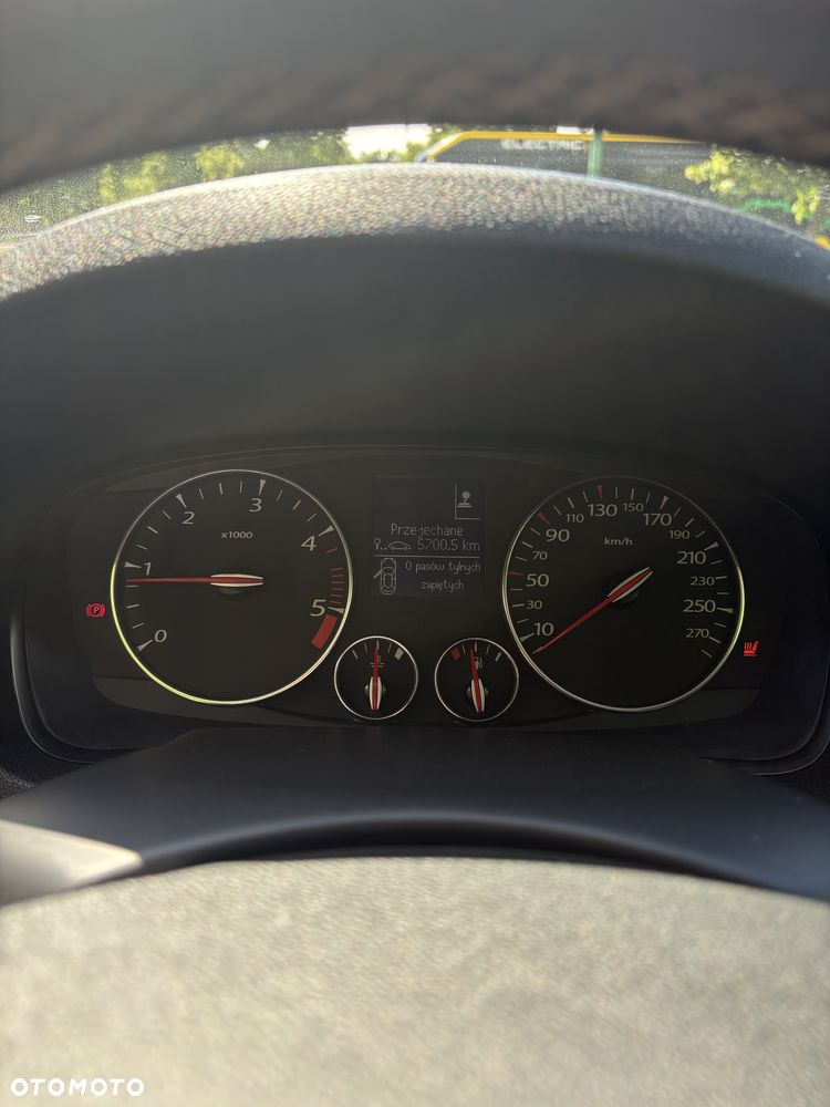 Renault Laguna dCi 150 FAP Start-Stop GT - 11