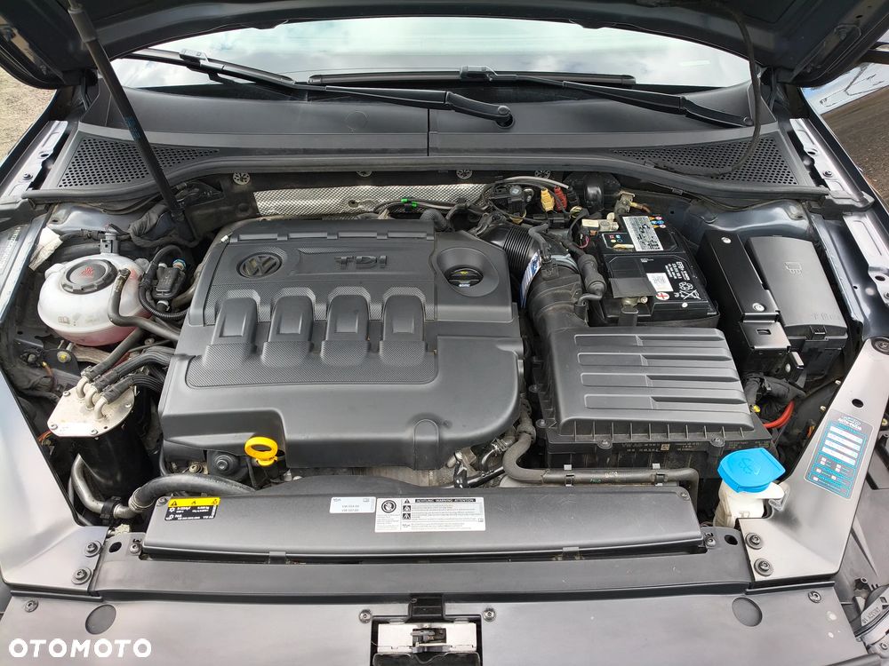 Volkswagen Passat 2.0 TDI SCR Comfortline - 12