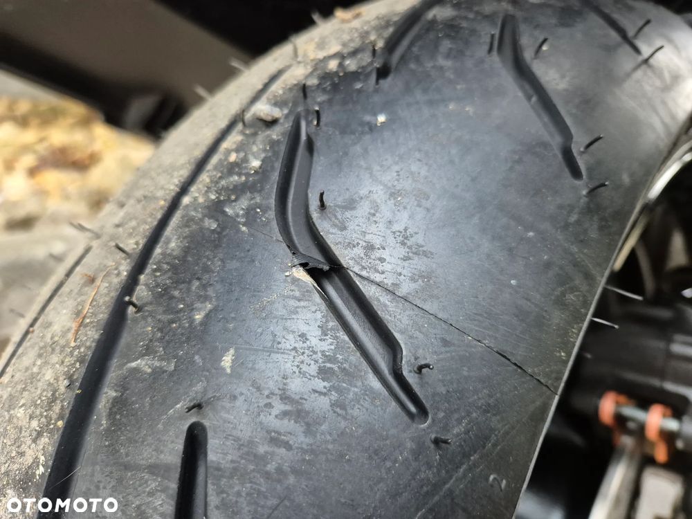 Suzuki GSX 1000 - 12