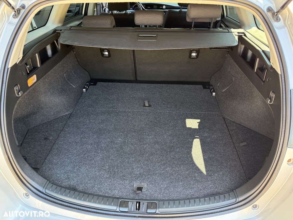 Toyota Auris 1.6 D-4D Edition S+ - 23