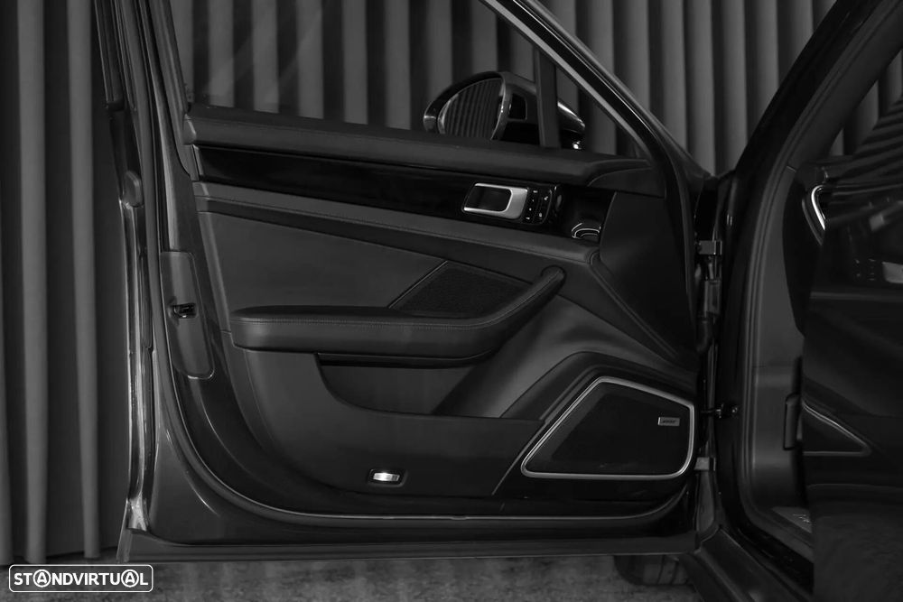 Porsche Panamera Sport Turismo 4 E-Hybrid - 49