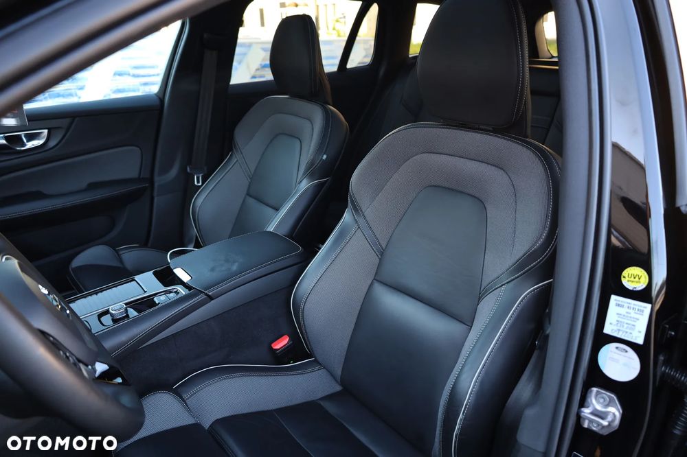 Volvo V60 T8 AWD Twin Engine Geartronic R-Design - 20