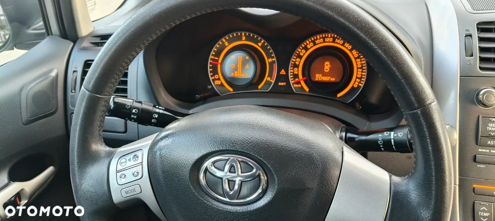 Toyota Auris 1.4 D-4D Life - 8