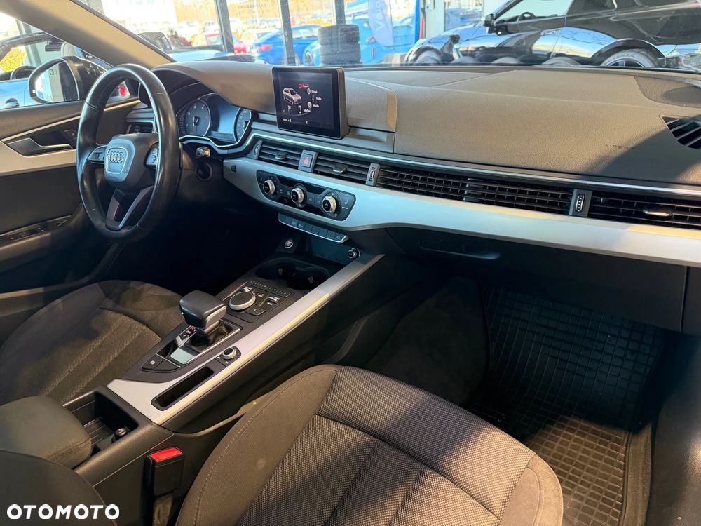 Audi A4 Avant 2.0 TDI ultra S tronic - 19