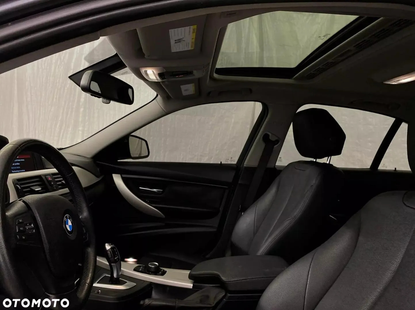 BMW Seria 3 320i - 11