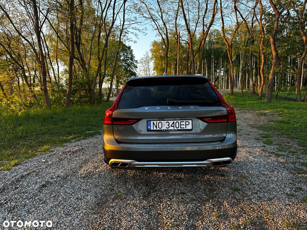 Volvo V90 D5 SCR AWD Momentum Pro - 5
