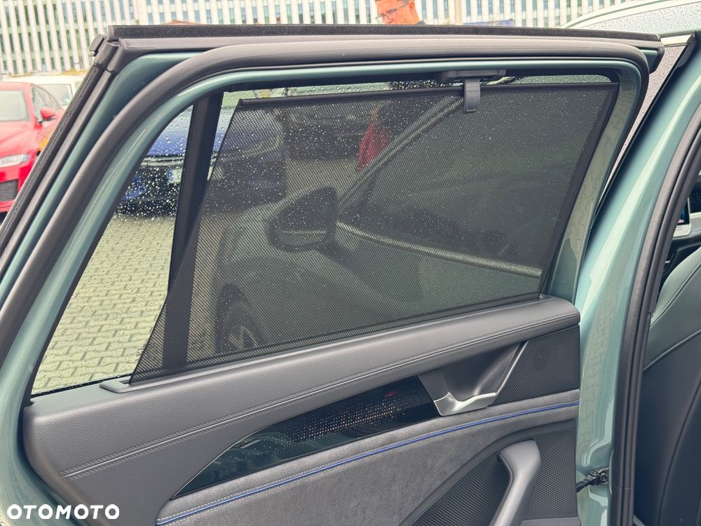 Volkswagen Passat Variant 2.0 TDI SCR DSG R-Line - 22