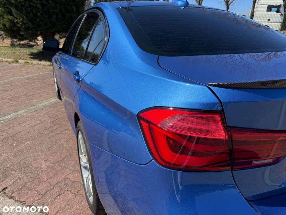 BMW Seria 3 330i GPF xDrive M Sport Shadow sport - 12