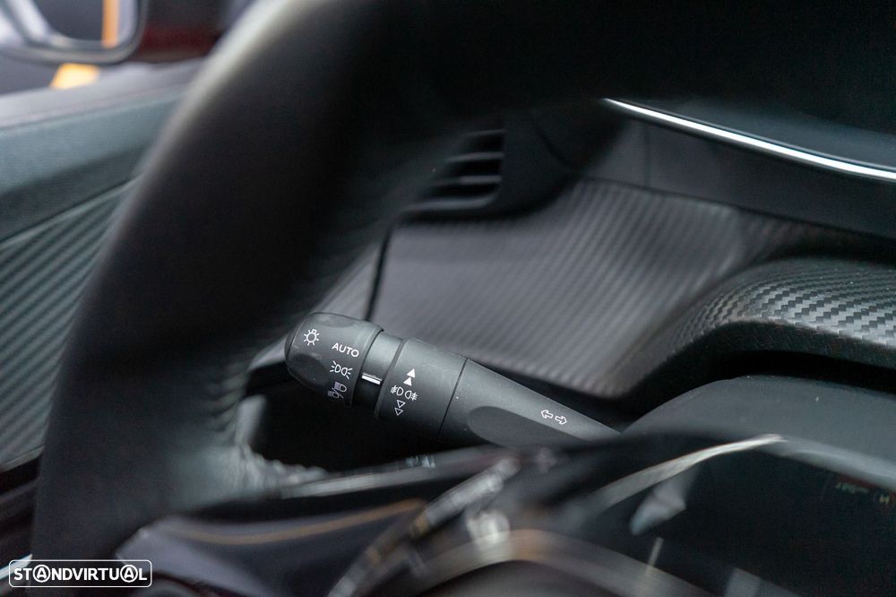 Peugeot 2008 BlueHDi 130 EAT8 Allure Pack - 37