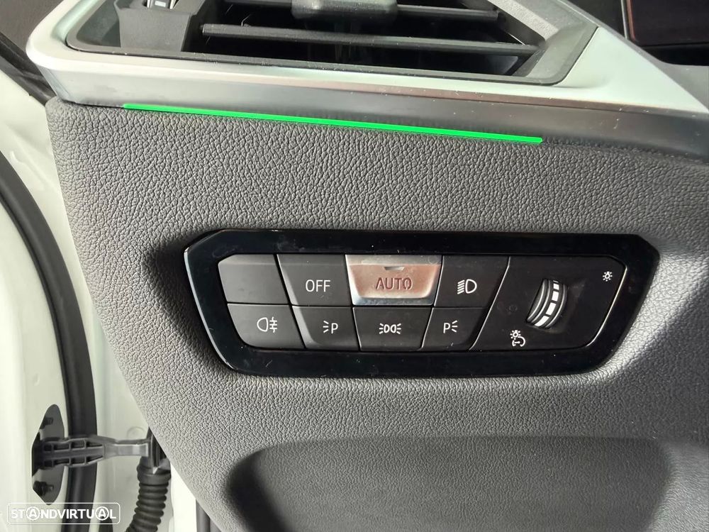 BMW 330 e Pack Desportivo M Auto - 11