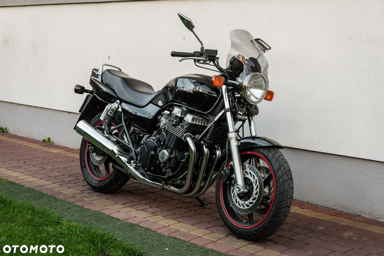 Honda CB - 1