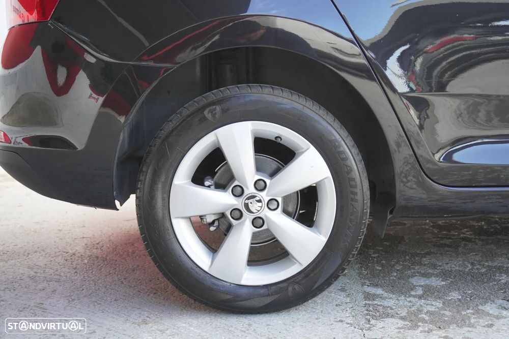 Skoda Rapid Spaceback 1.6 TDi Elegance - 17