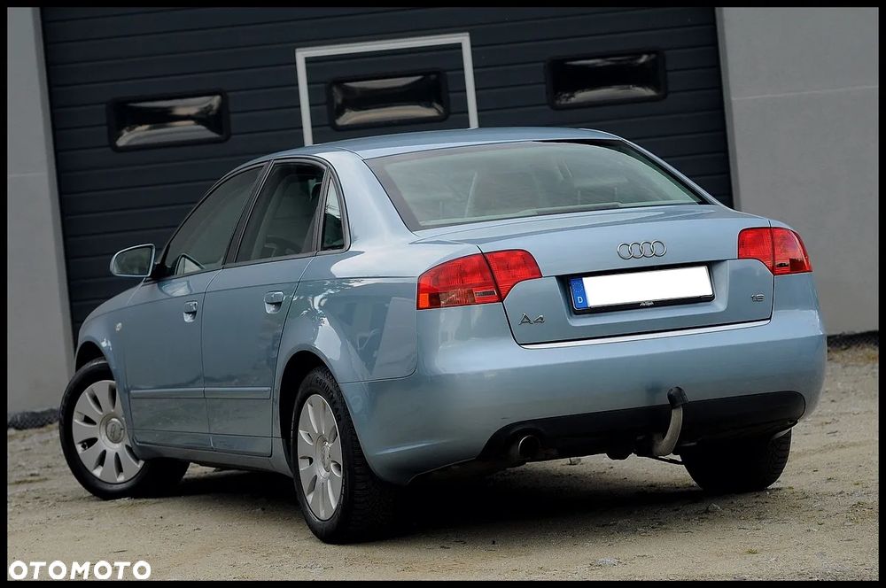 Audi A4 Limousine - 4