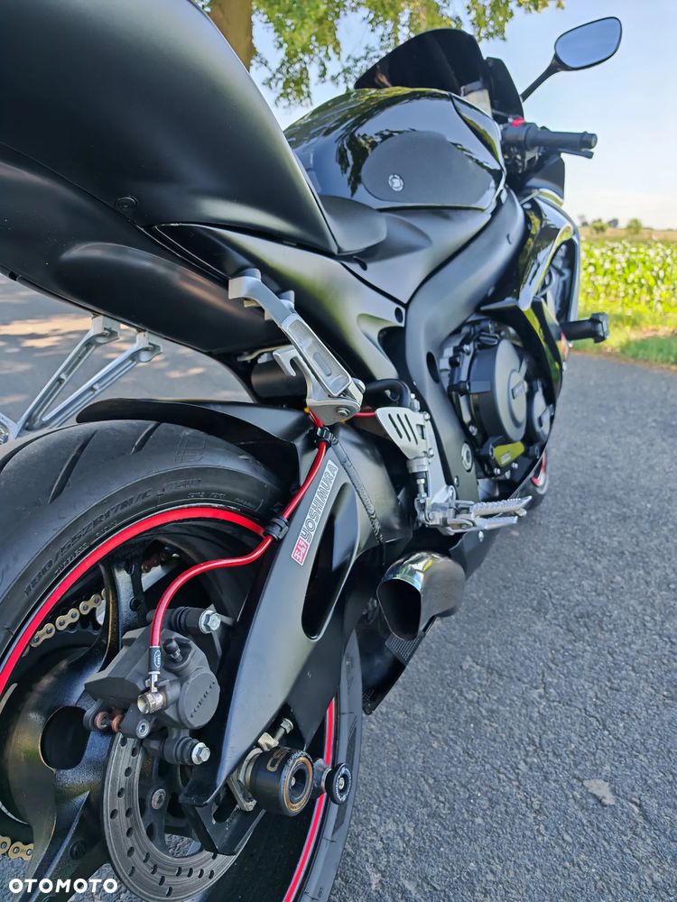 Suzuki GSX-R - 11