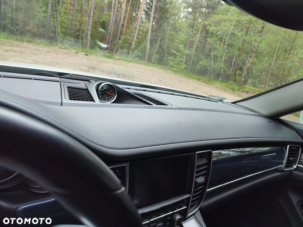 Porsche Panamera PDK - 26