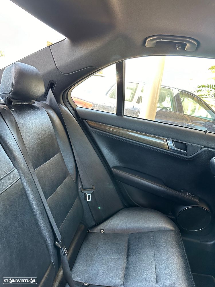 Mercedes-Benz C 320 - 10