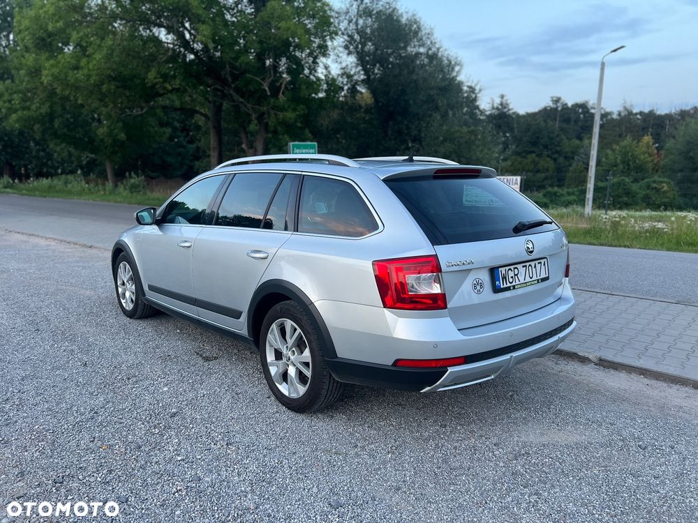 Skoda Octavia Scout 2.0 TDI 4x4 DSG - 4