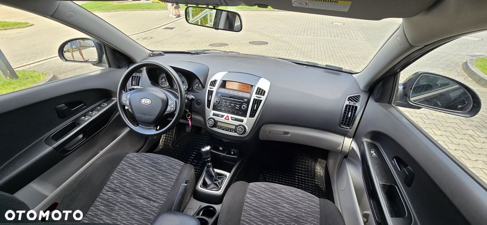 Kia Ceed - 7