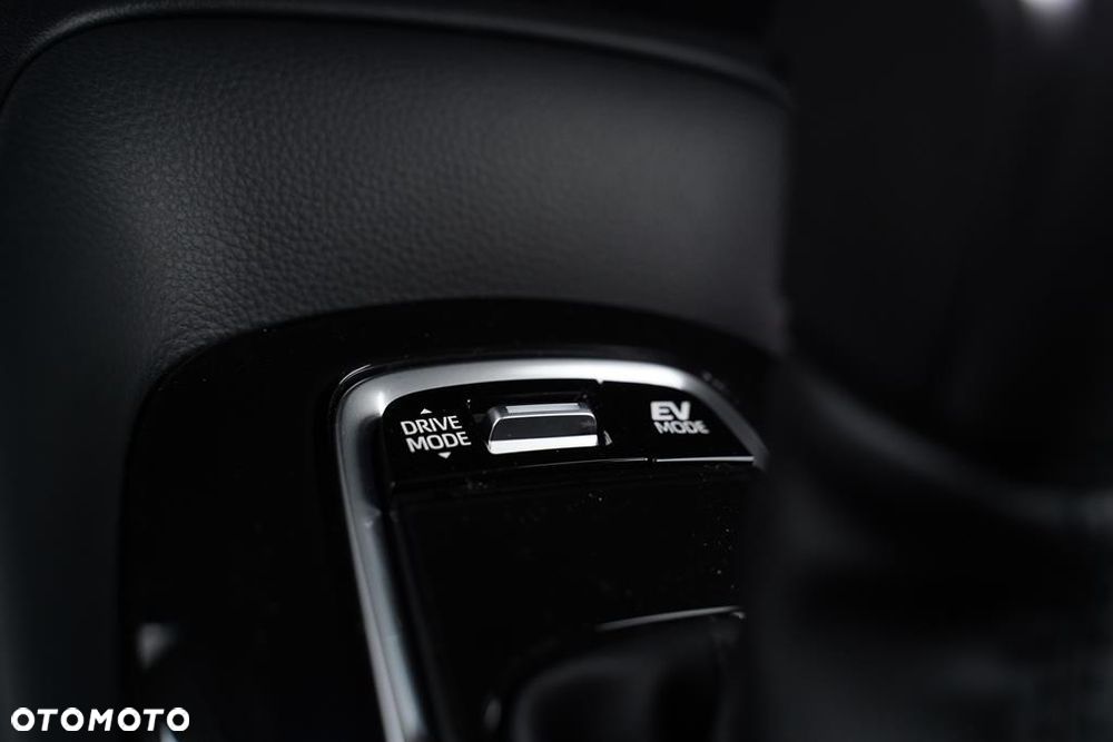 Toyota Corolla 1.8 Hybrid Comfort - 18