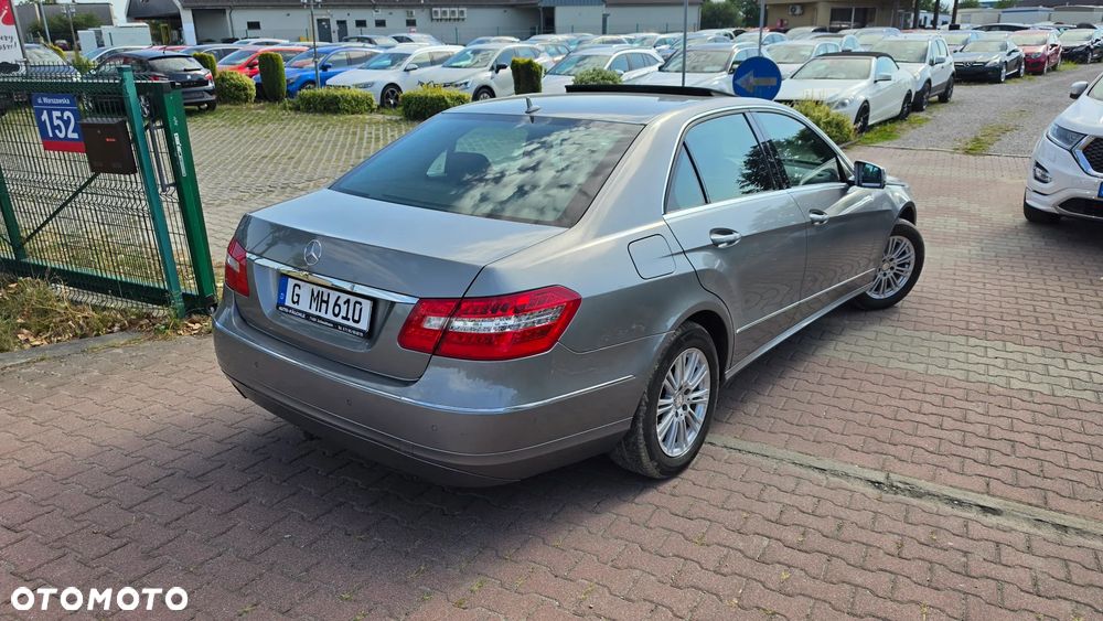 Mercedes-Benz Klasa E 250 CGI BlueEFFICIENCY 7G-TRONIC Elegance - 18