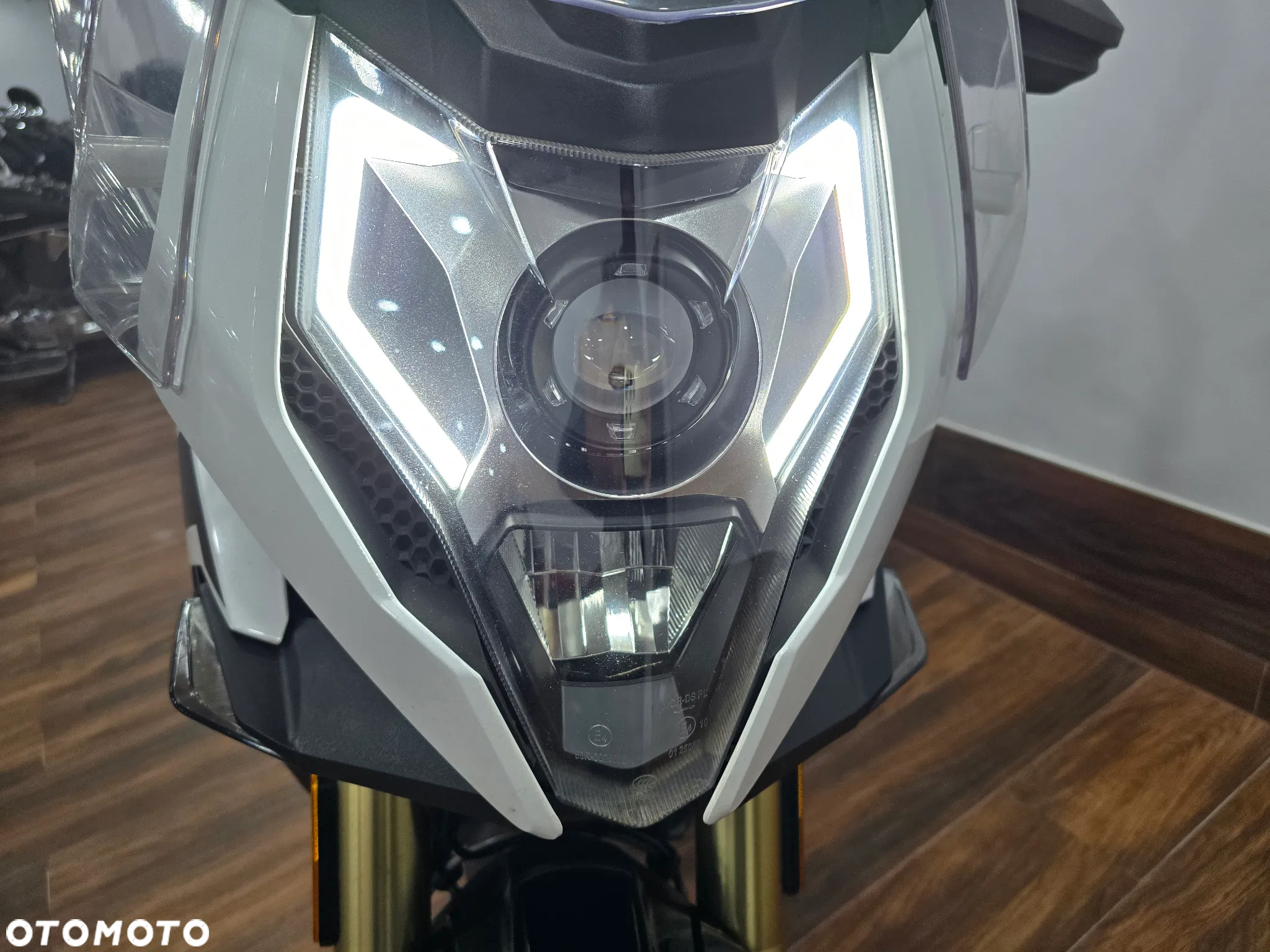 CFMoto MT - 7