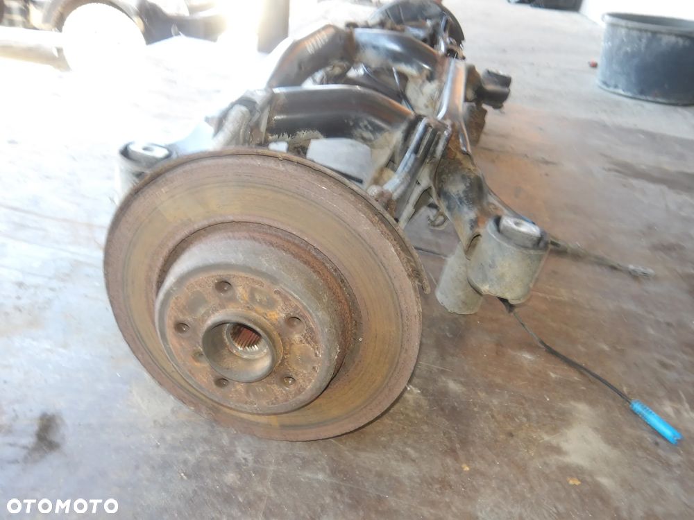 BMW E38 LIFT 99-01r. BELKA ZAWIESZENIA TYŁ TYLNA - 2