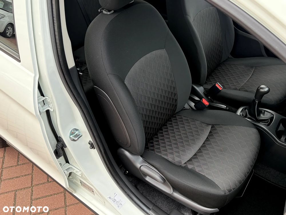 Mitsubishi Space Star 1.2 Select - 13