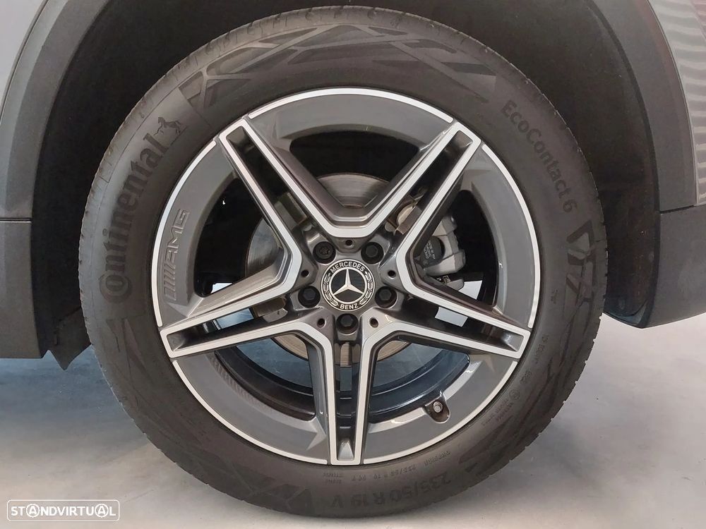 Mercedes-Benz GLA 180 d AMG Line - 11