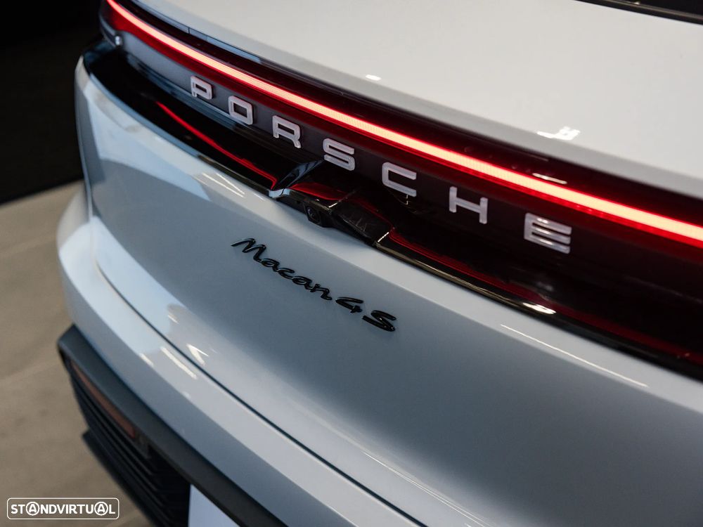 Porsche Macan Electric 4S - 18