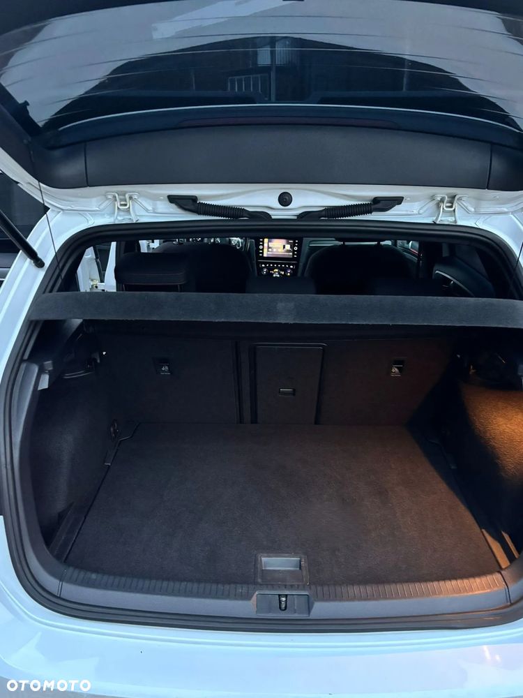 Volkswagen Golf GTI 2.0 TSI OPF DSG Performance - 22