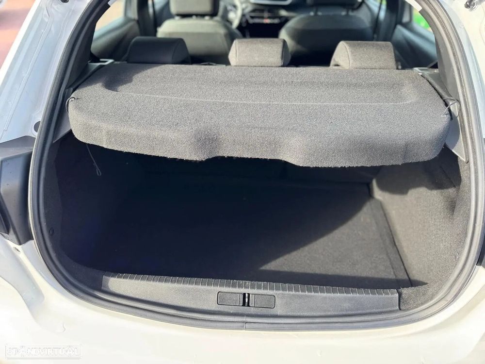 Peugeot 208 - 12