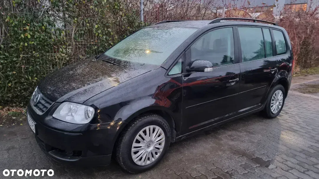 Volkswagen Touran 2.0 FSI Highline Tiptr - 2