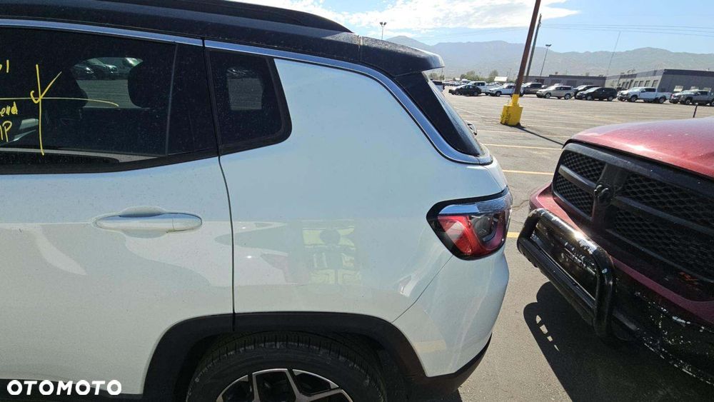 Jeep Compass - 19