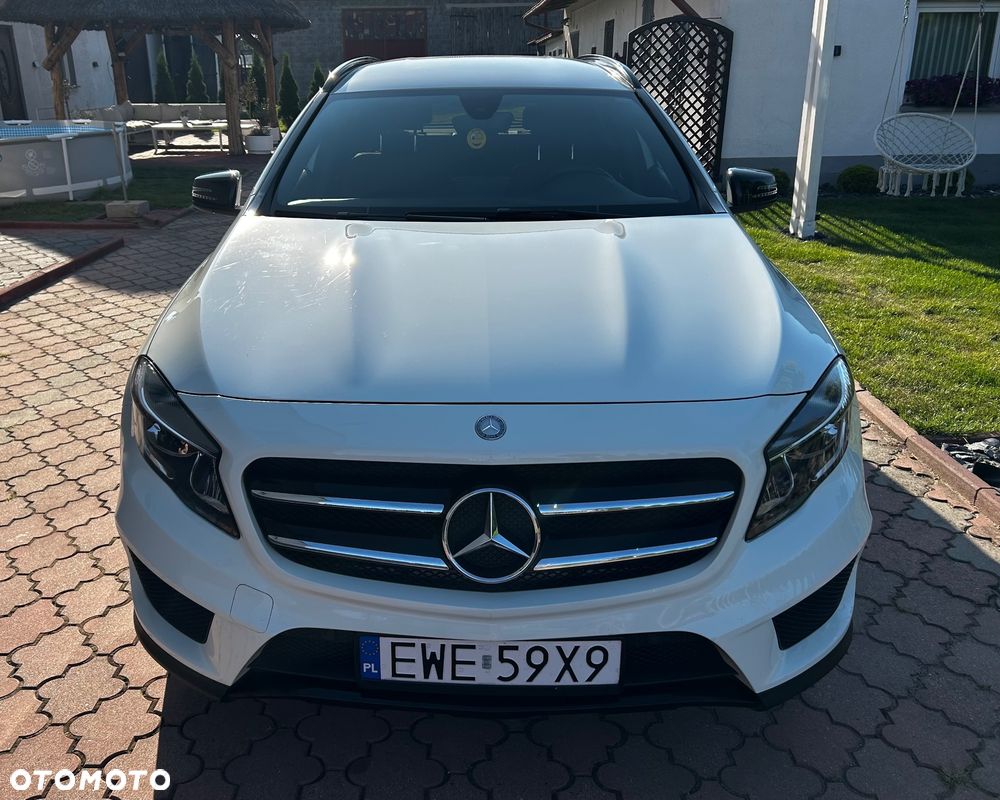 Mercedes-Benz GLA - 4