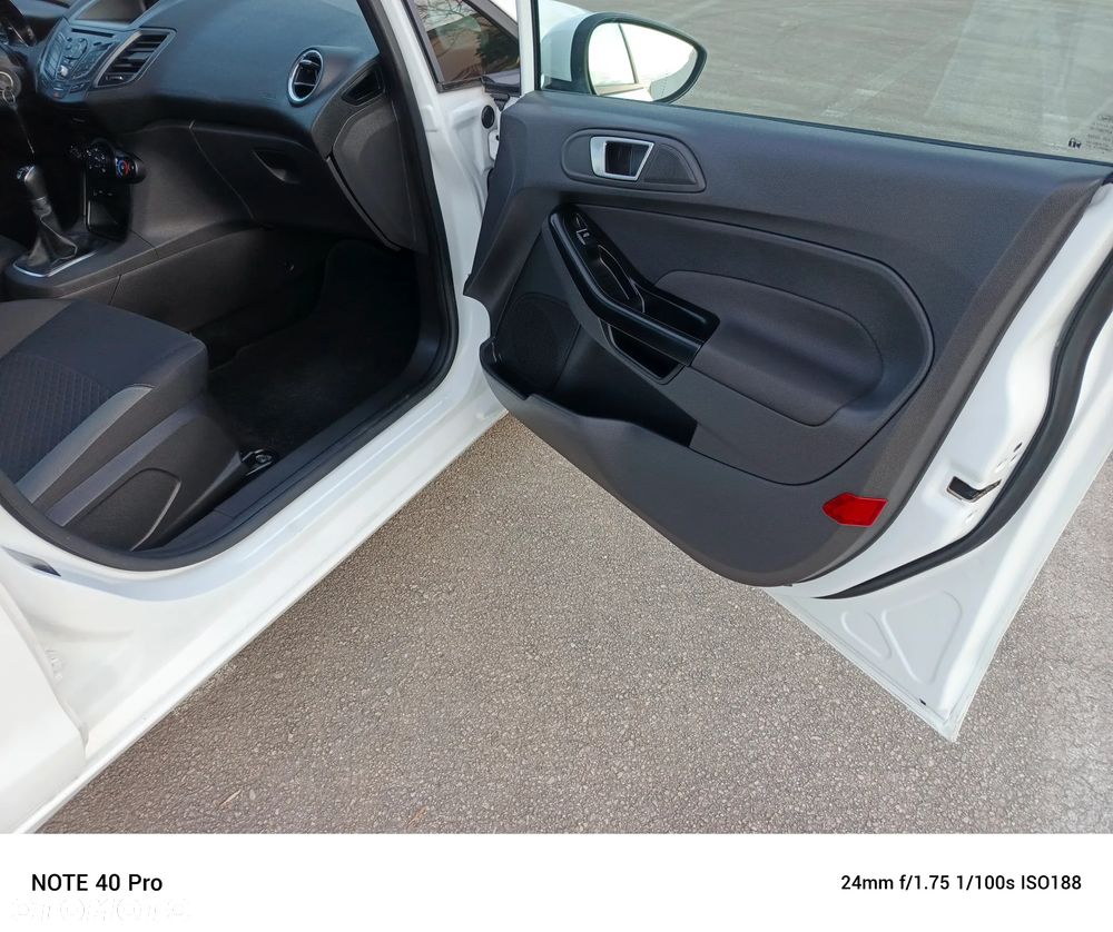 Ford Fiesta 1.0 EcoBoost Champions Edition - 28