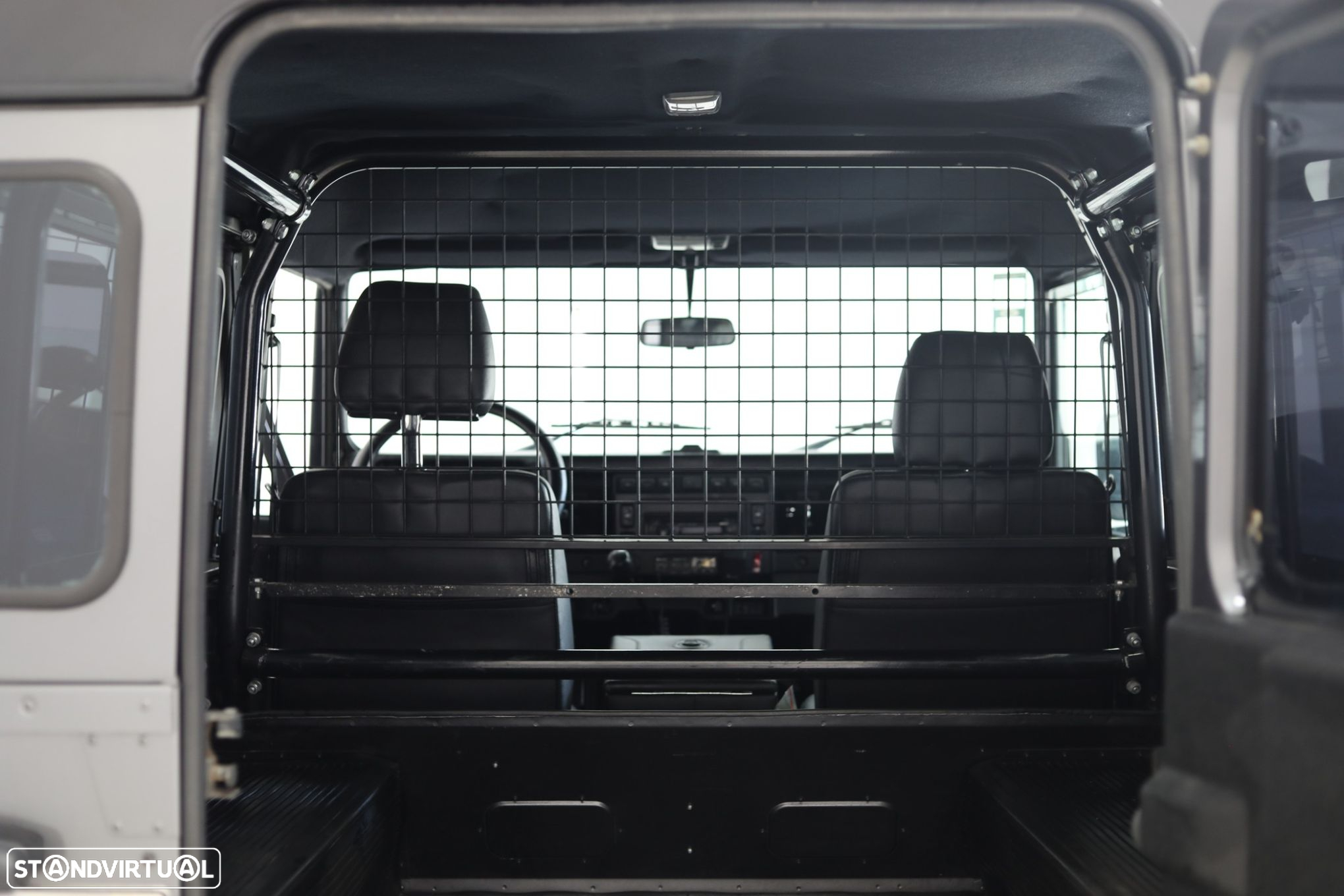 Land Rover Defender 90 2.5 TD5 Metal Top - 30