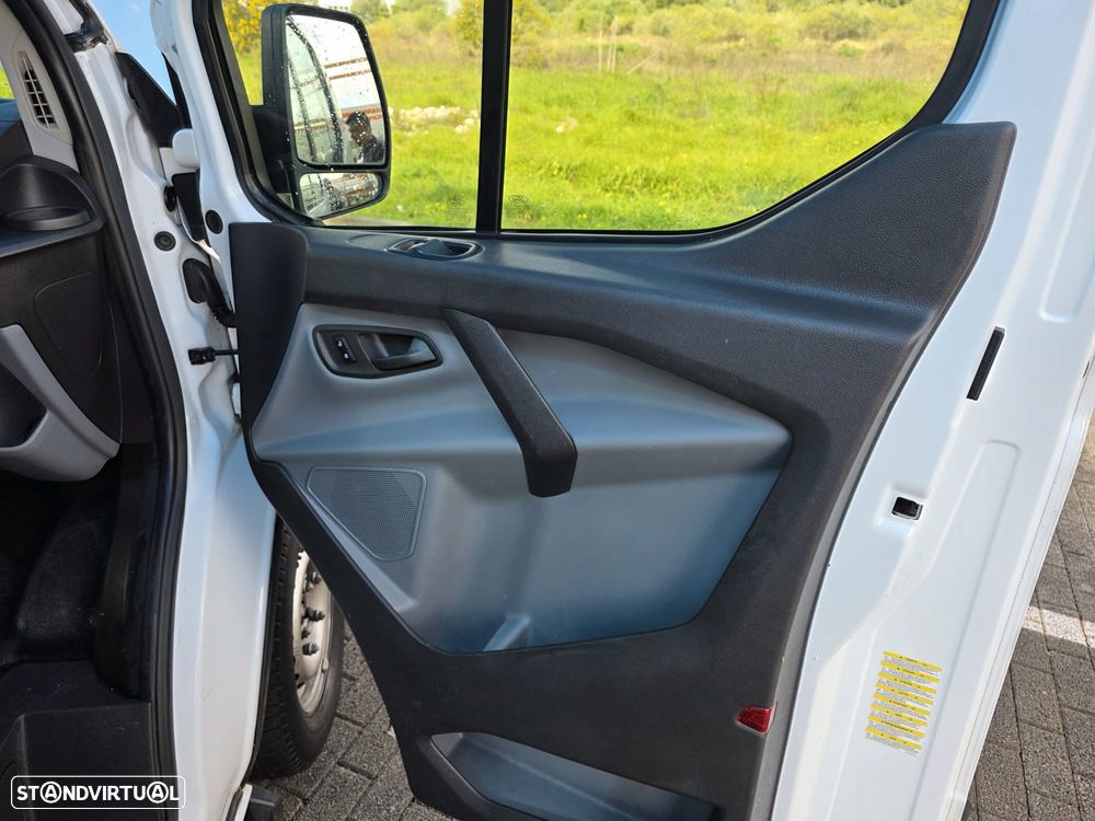 Ford TRANSIT CUSTOM - 19