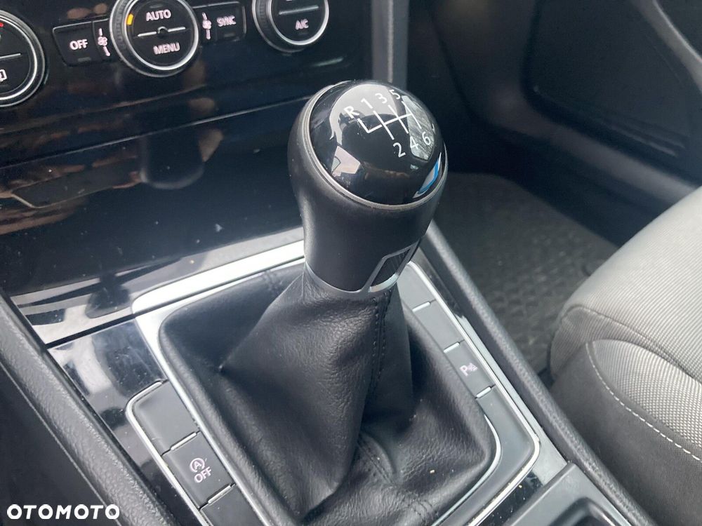 Volkswagen Golf 1.4 TSI BMT Highline - 16