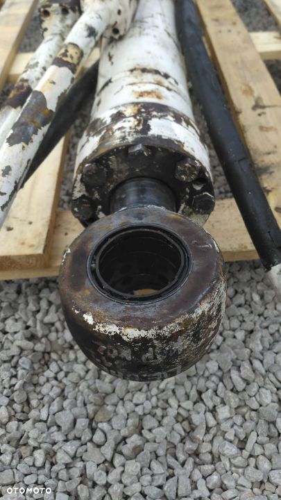 Siłownik Liebherr 312 [D135 S60 T60] - 8