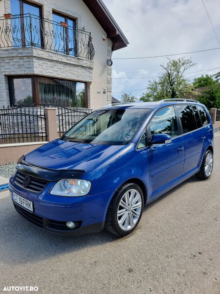 Volkswagen Touran - 1