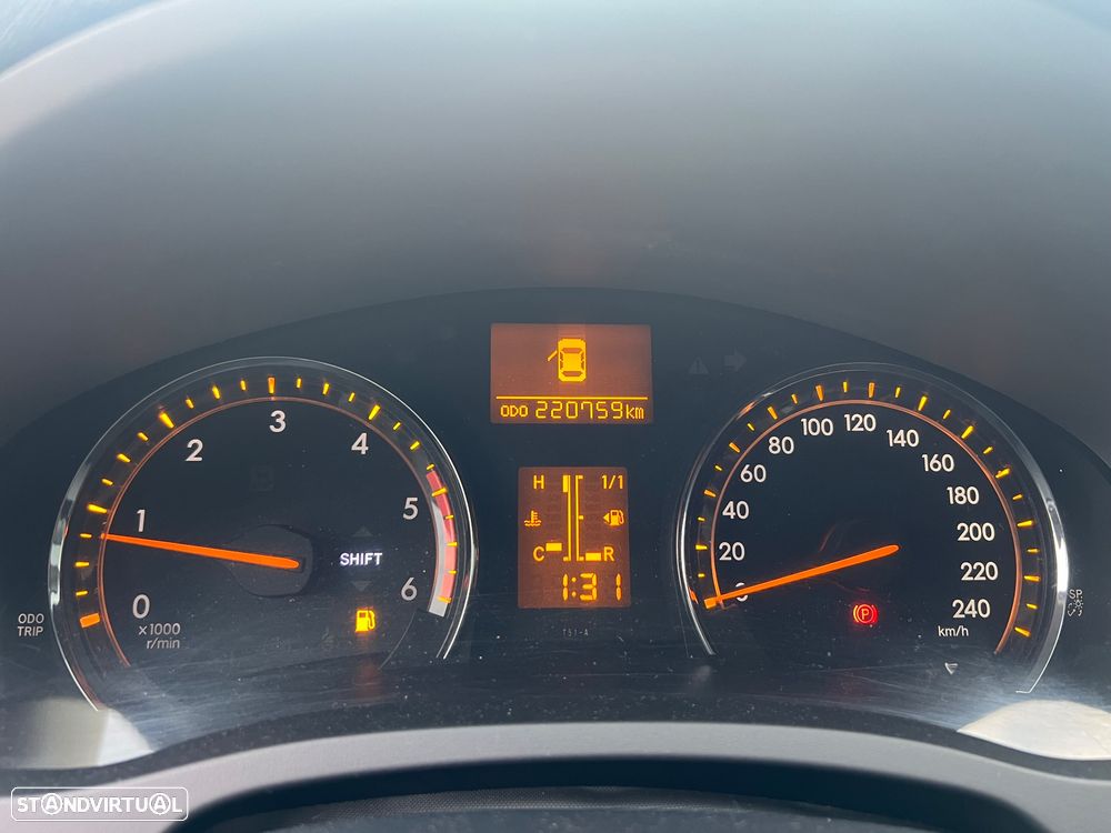 Toyota Avensis SW 2.0 D-4D Exclusive +Pele+GPS - 10