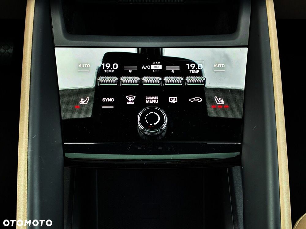 Porsche Macan - 30