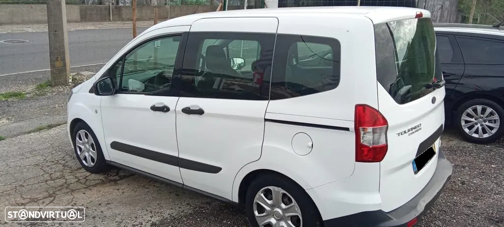 Ford Tourneo Courier 1.5 TDCi Ambiente - 4